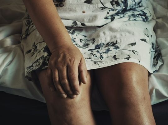 膝　水が溜まる